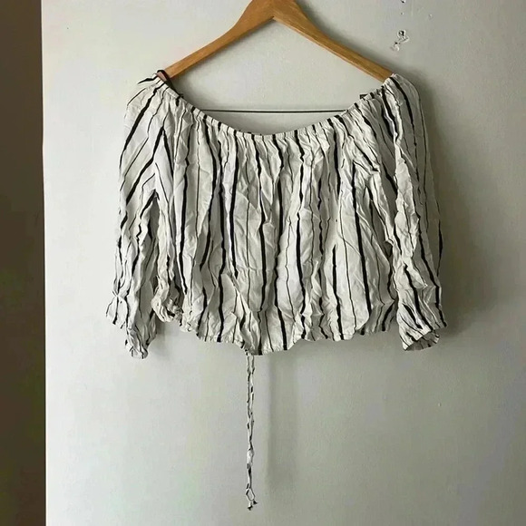 Forever21 Stripe off shoulder top - Picture 1 of 6